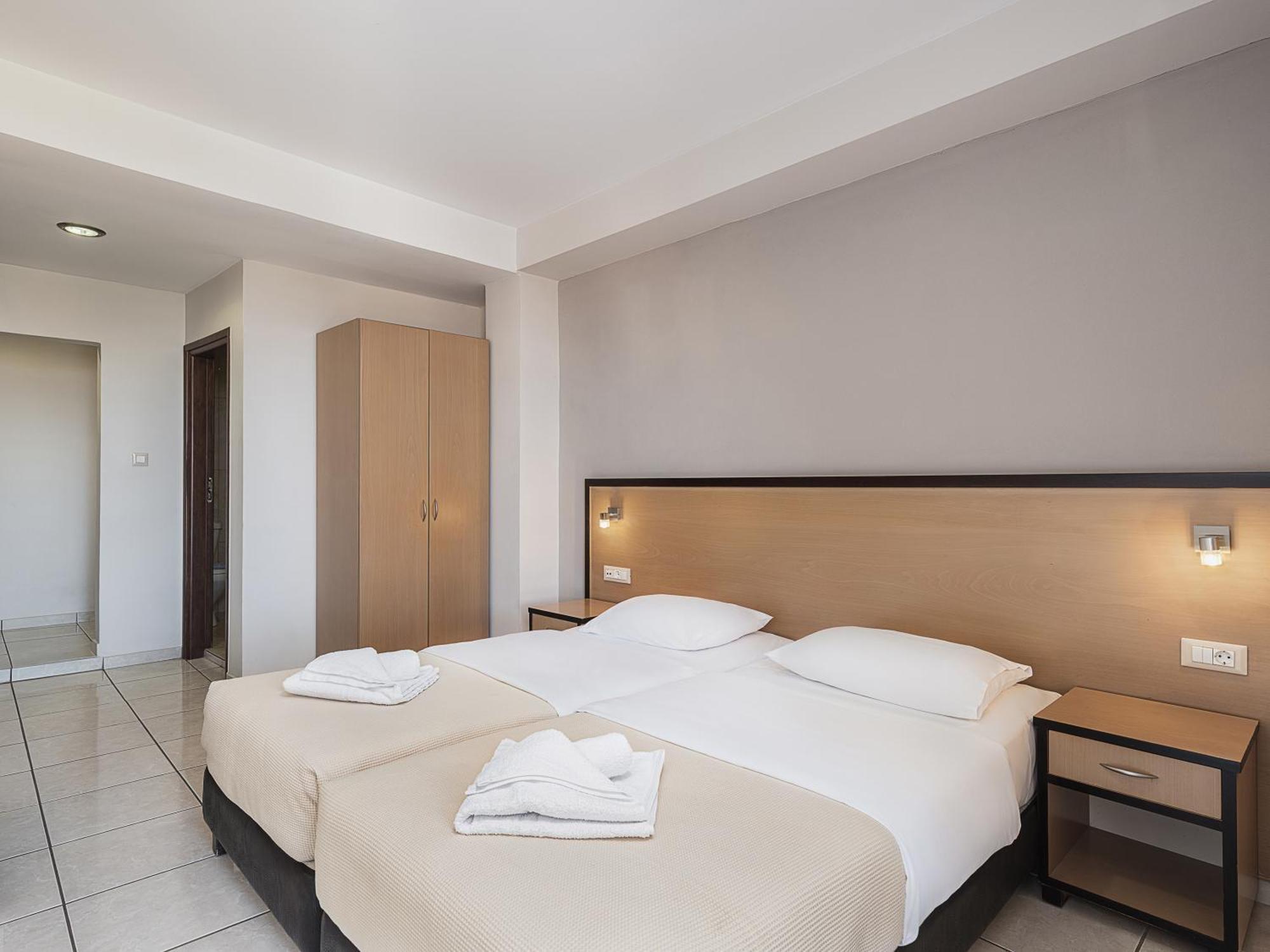 Theofilos City Hotel Ханья Экстерьер фото