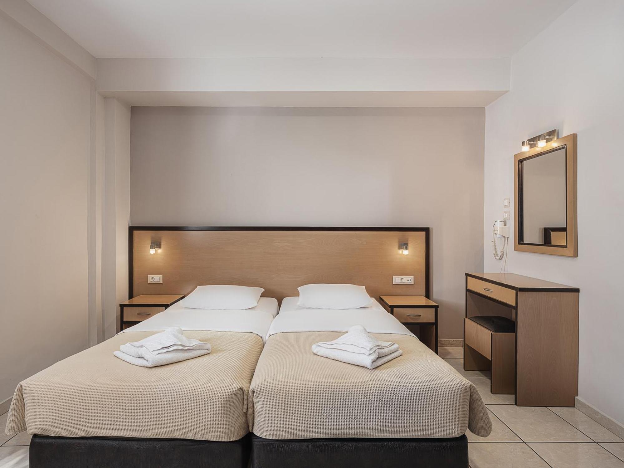 Theofilos City Hotel Ханья Экстерьер фото