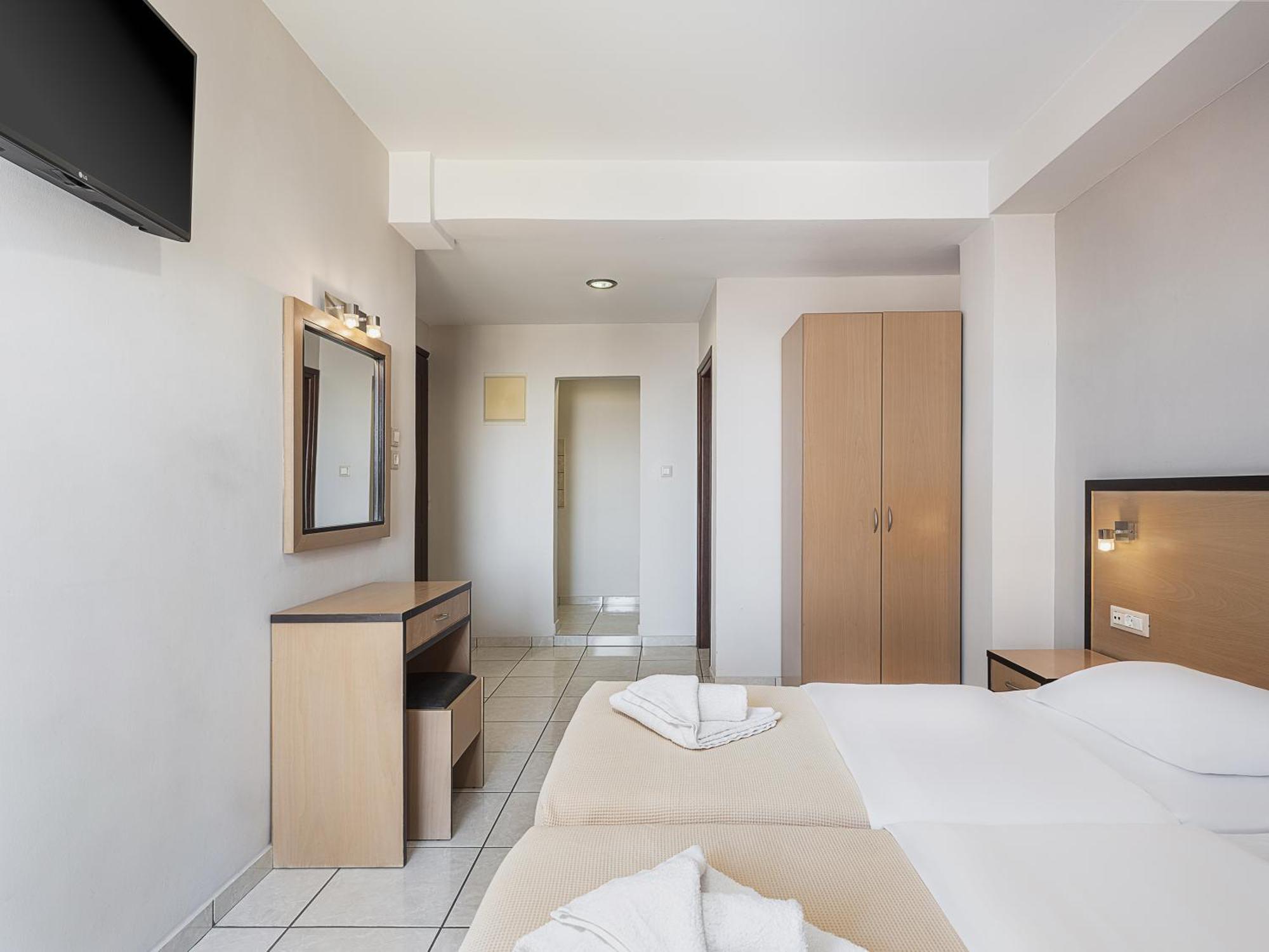 Theofilos City Hotel Ханья Экстерьер фото